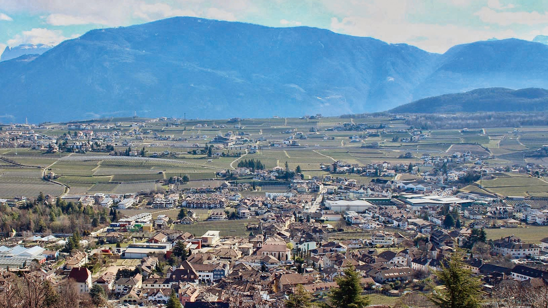 Appiano, terra di castelli e vini