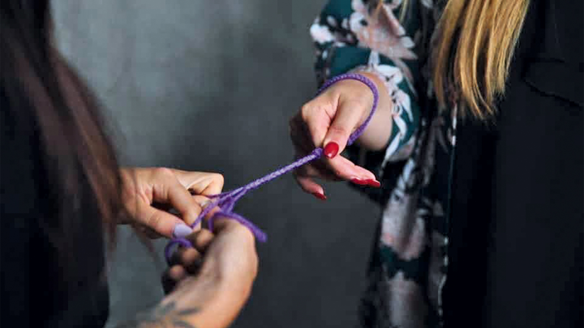 Braccialetti contro la violenza di genere