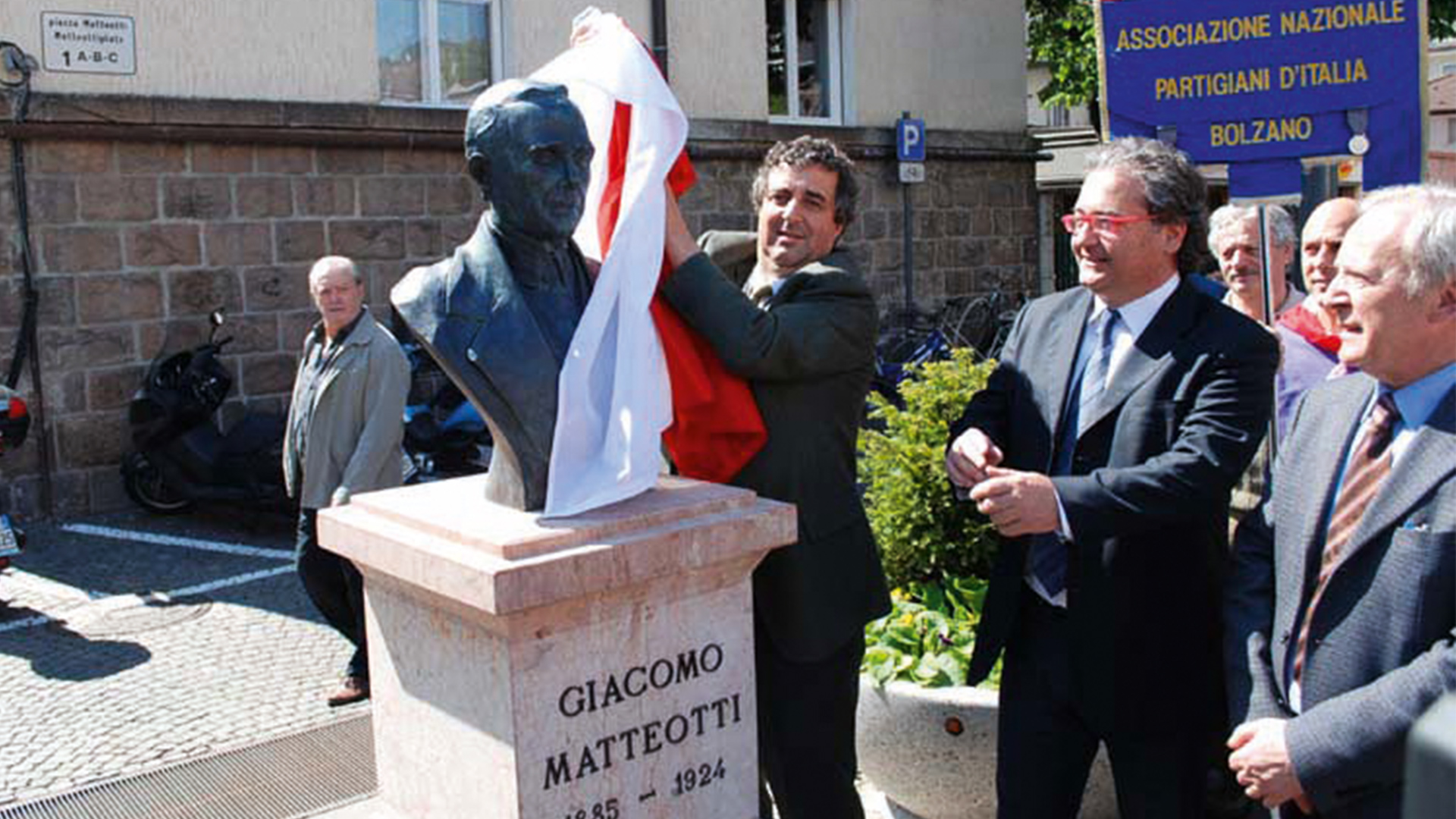 Il busto dedicato a Giacomo Matteotti