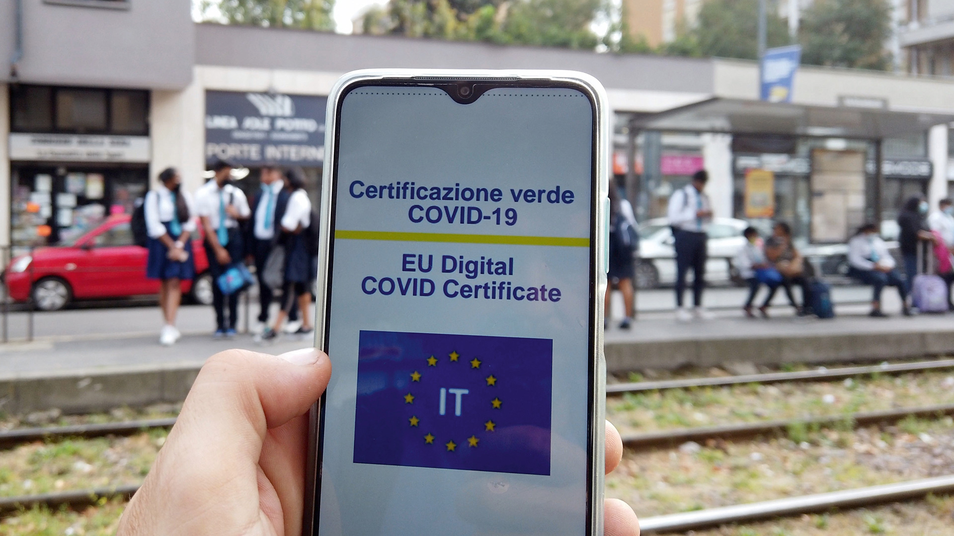 Tamponi e vaccino: le aziende si mobilitano