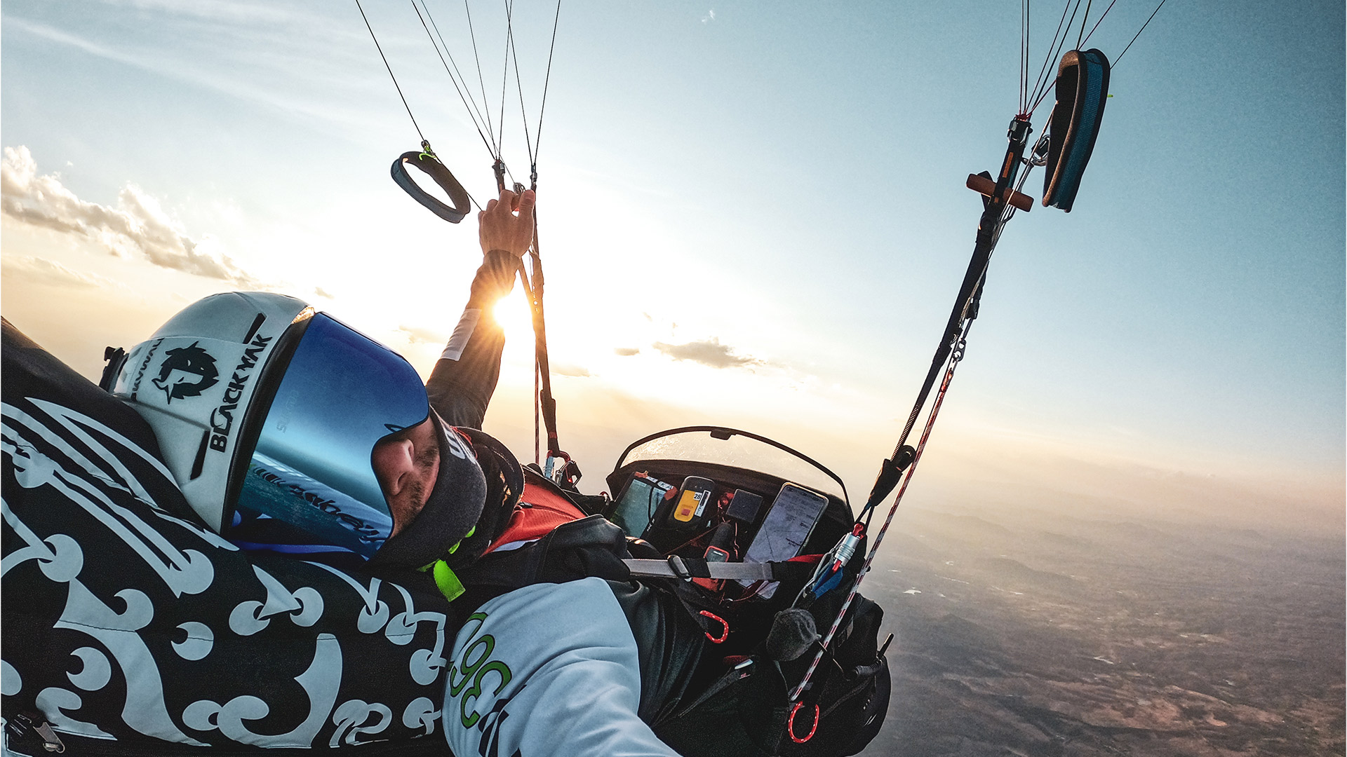 Con il parapendio nei cieli del Brasile