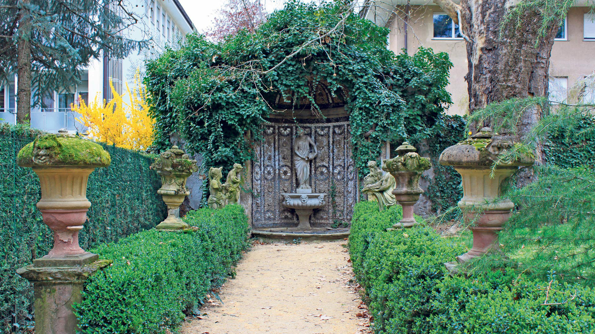 Palazzo Toggenburg, il suo parco e Annette von Menz